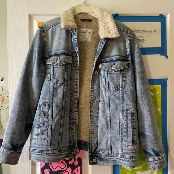 Hollister Sherpa Lined Denim Jacket - Picture 1 of 2